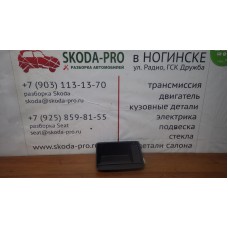 2K5858122 вещевое отделение кадди 