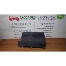 7P1857097AA81U 7P185712281U 7P1857114F81U вещевое отделение (бардачок) туарег